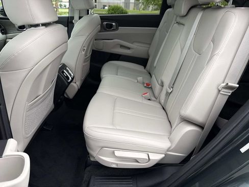 Used 2023 Kia Sorento S w/ Panoramic Sunroof Package AWD/4WD image 23