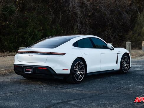 Used 2022 Porsche Taycan image 51