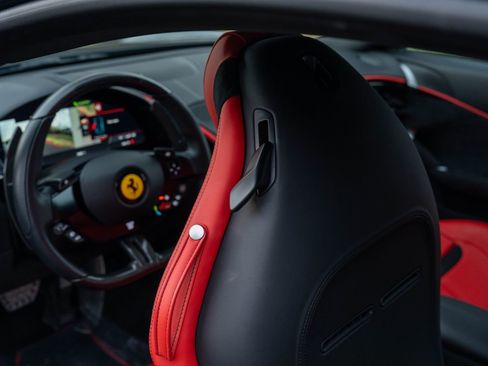 Certified 2022 Ferrari Roma image 45