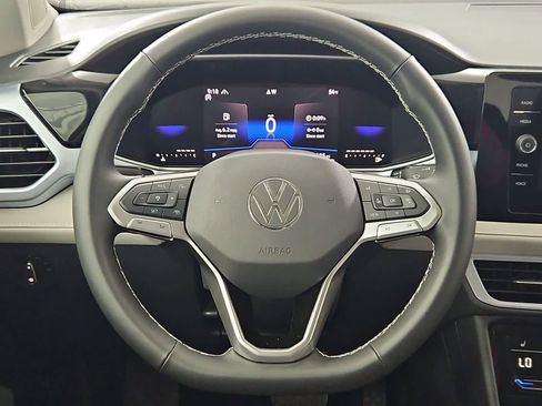 New 2025 Volkswagen Taos SE image 24