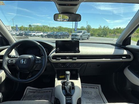 Used 2023 Honda HR-V LX image 26