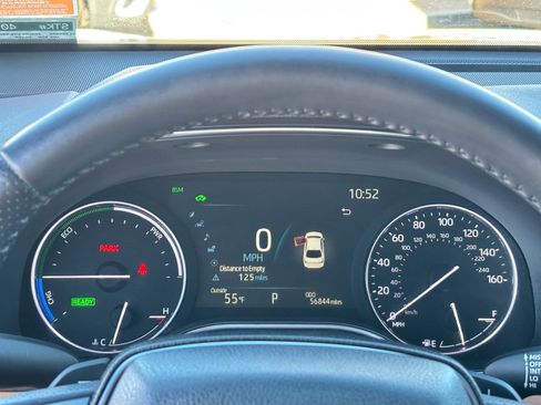 Used 2021 Toyota Avalon XSE image 24