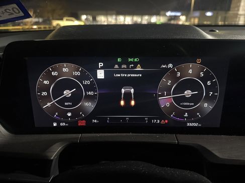 Used 2023 Kia Telluride SX X-Line image 10