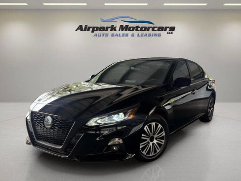 Used 2021 Nissan Altima 2.5 SV image 1