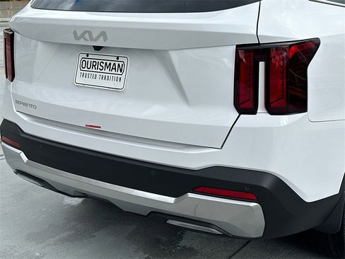 New 2026 Kia Sorento S image 5