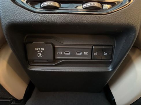 New 2026 Jeep Grand Cherokee Limited w/ Limited Altitude Package RWD image 21