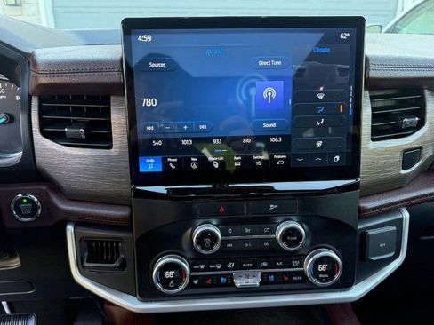 Used 2023 Ford Expedition Limited RWD image 12