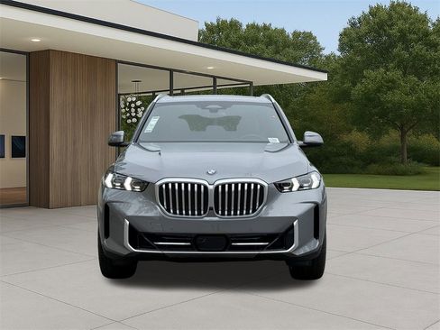 New 2026 BMW X5 xDrive40i w/ Premium Package image 2