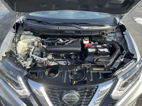 Used 2019 Nissan Rogue SV image 34