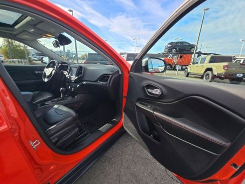 Used 2021 Jeep Cherokee Trailhawk w/ Sun, Sound & Nav Group image 10