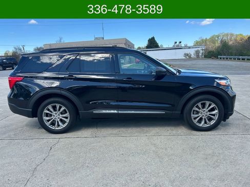 Used 2022 Ford Explorer XLT w/ Equipment Group 202A image 6