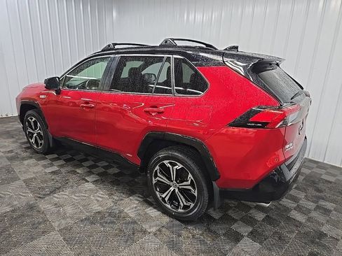 Used 2022 Toyota RAV4 XSE w/ Weather Package AWD/4WD image 9