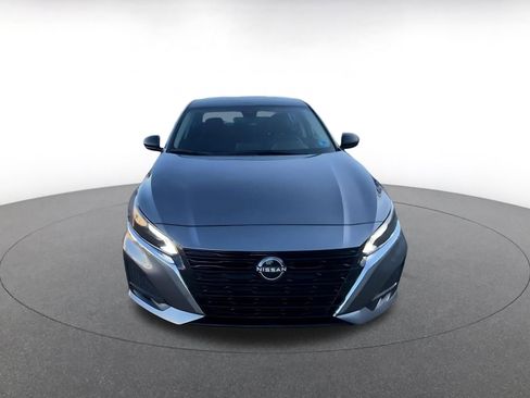 Used 2025 Nissan Altima 2.5 SV image 4