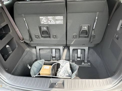 New 2026 Kia Carnival FWD image 9