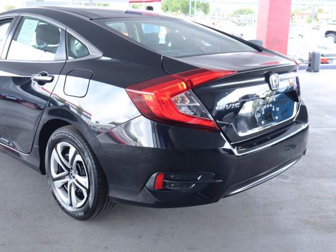 Used 2018 Honda Civic LX image 9