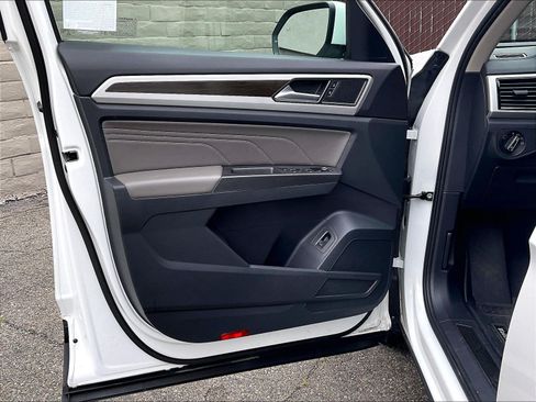 Certified 2022 Volkswagen Atlas SE FWD image 22