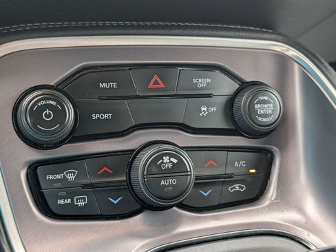 Used 2019 Dodge Challenger SXT w/ Blacktop Package image 18