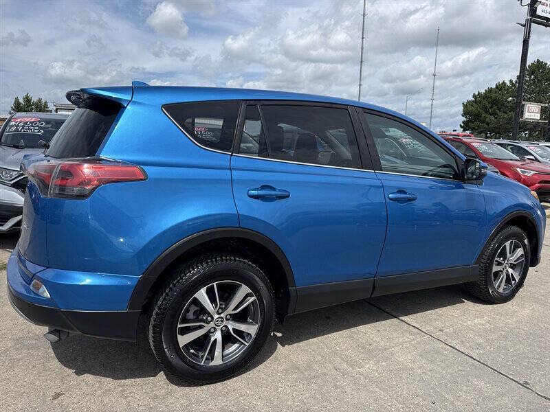 Used 2018 Toyota RAV4 XLE w/ Carpet Mat Package FWD image 8