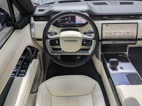 Used 2026 Land Rover Range Rover Long Wheelbase Autobiography AWD/4WD image 18