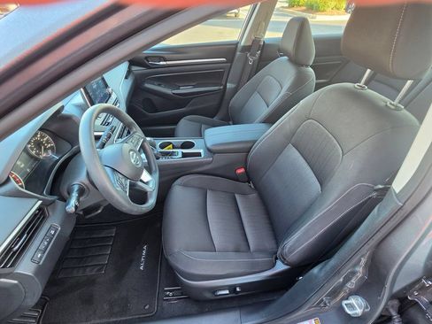 Used 2022 Nissan Altima 2.5 SV FWD image 14