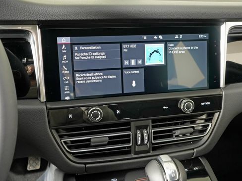 New 2026 Porsche Macan S image 25