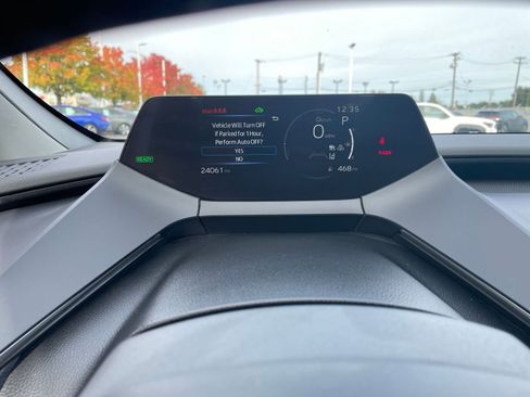 Used 2025 Toyota Prius LE image 39