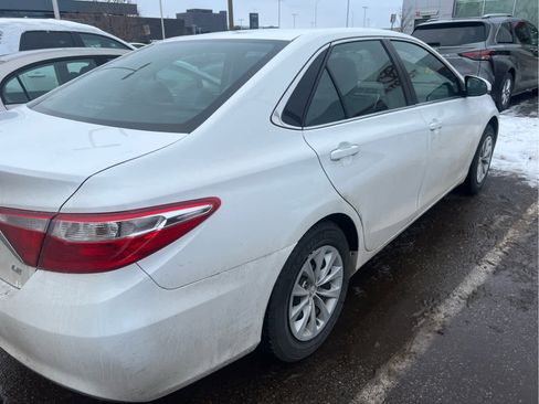 Used 2015 Toyota Camry LE image 7