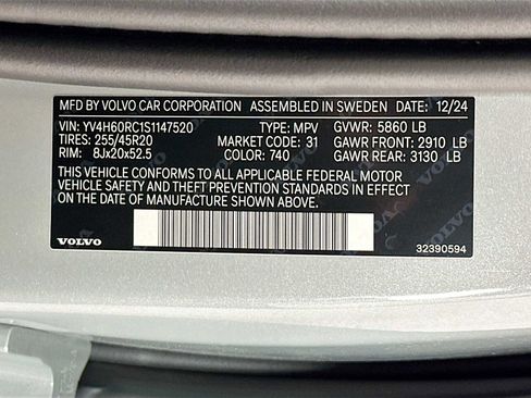 Used 2025 Volvo XC60 T8 Plus w/ Protection Package Premier image 29