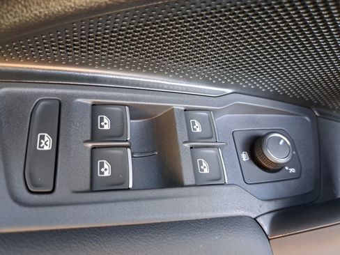 New 2026 Volkswagen Tiguan SE R-Line image 15