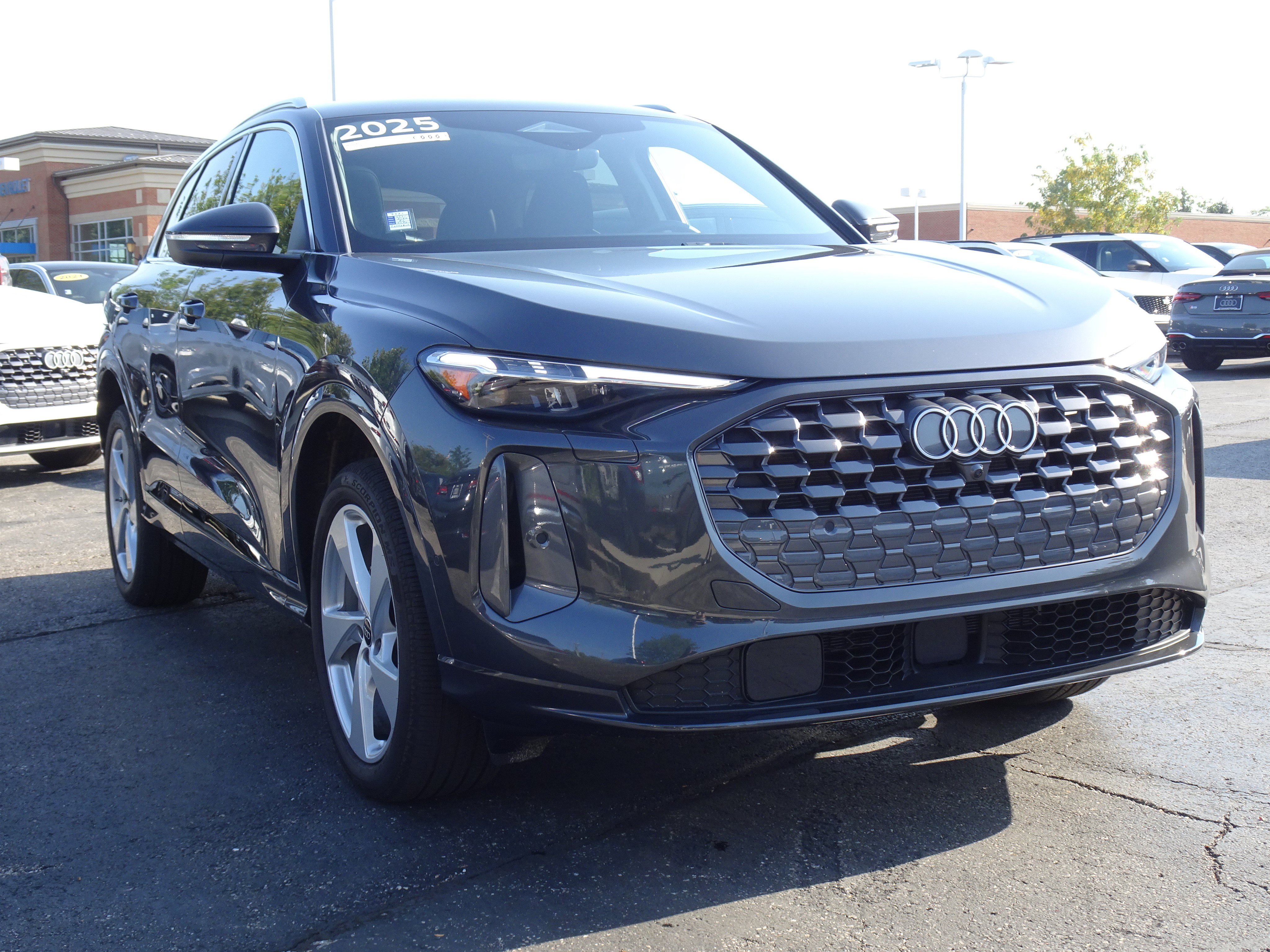 Certified 2025 Audi Q5 Premium Plus w/ Premium Plus AWD/4WD image 6