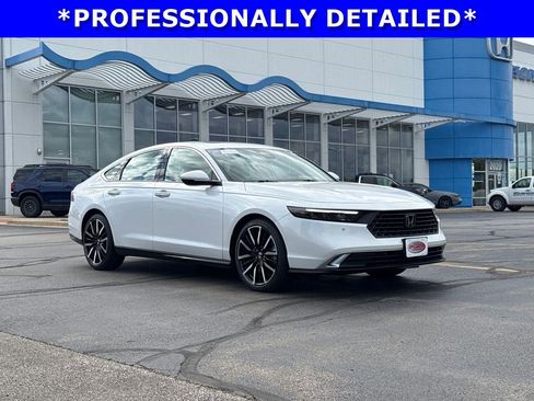 Certified 2023 Honda Accord Touring image 3