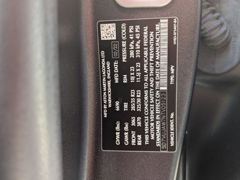 Used 2022 Aston Martin DBX image 15