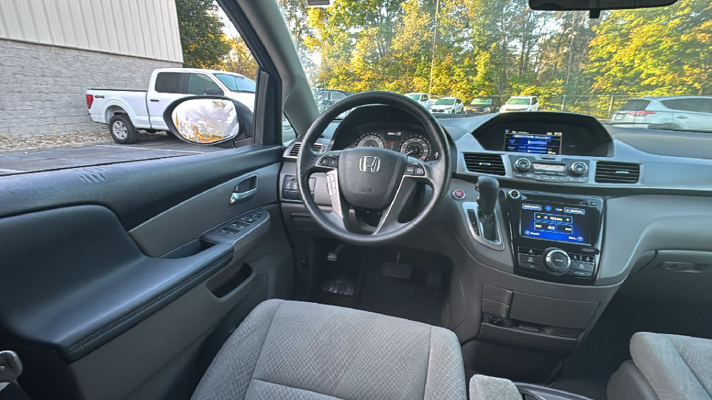 Used 2015 Honda Odyssey EX image 32