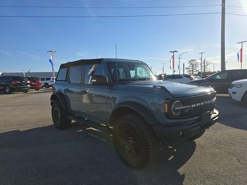 Used 2022 Ford Bronco Wildtrak image 2