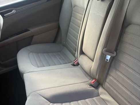 Used 2019 Ford Fusion SE image 27