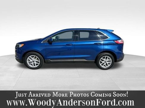 Used 2023 Ford Edge SEL image 3