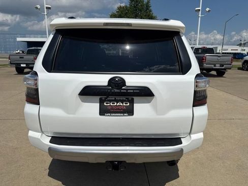 Certified 2024 Toyota 4Runner TRD Off-Road Premium w/ Moonroof Package AWD/4WD image 4