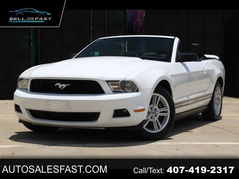 Used 2010 Ford Mustang Convertible RWD image 1