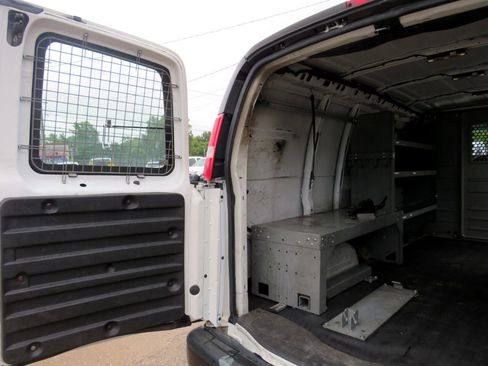 Used 2019 GMC Savana 2500 w/ Driver Convenience Package image 30