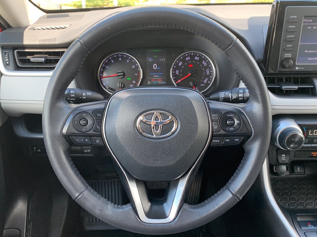 Used 2022 Toyota RAV4 XLE Premium FWD image 12