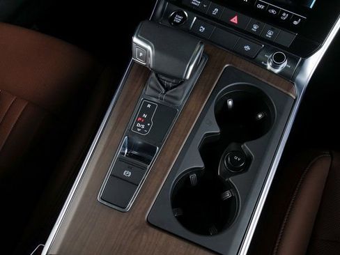 Used 2025 Audi A6 Premium Plus image 14