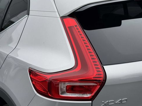 Certified 2023 Volvo XC40 B5 Ultimate w/ Protection Package Premier AWD/4WD image 11