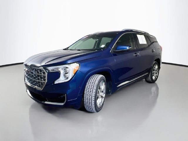 Used 2023 GMC Terrain Denali w/ Denali Premium Package AWD/4WD image 4