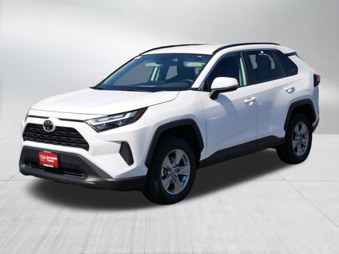Certified 2025 Toyota RAV4 XLE AWD/4WD image 3