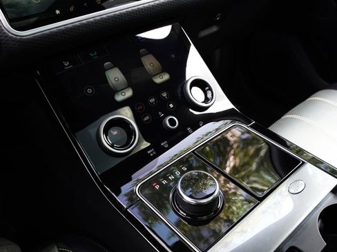 Used 2020 Land Rover Range Rover Velar R-Dynamic S image 25