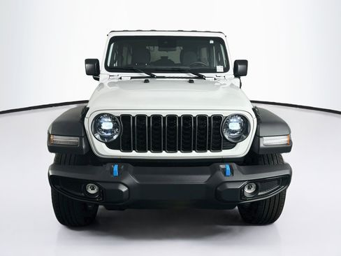 Used 2024 Jeep Wrangler Unlimited w/ Convenience Group AWD/4WD image 2