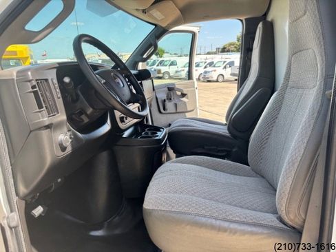 Used 2016 GMC Savana 3500 image 14