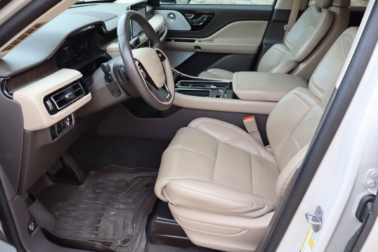 Used 2024 Lincoln Aviator Reserve w/ Equipment Group 201A RWD image 17