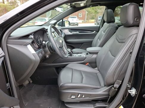 Certified 2025 Cadillac XT5 Premium Luxury image 17