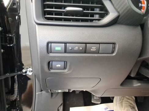 Used 2025 Nissan Sentra S FWD image 29